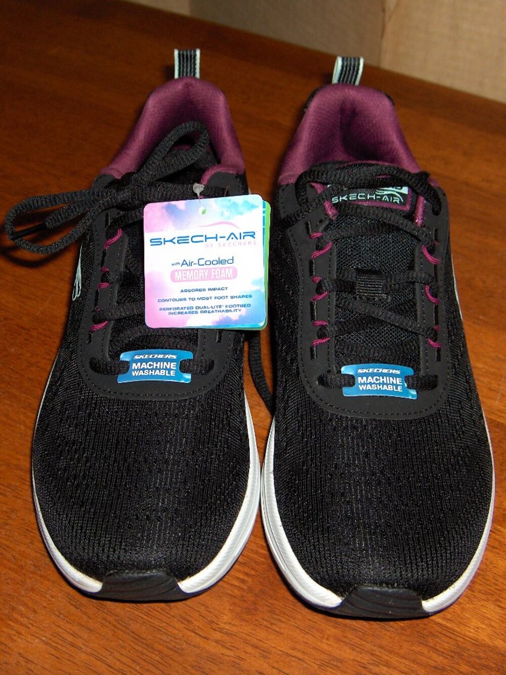 Skecher's Vegan Memory Foam Shoes Size 7, NWT